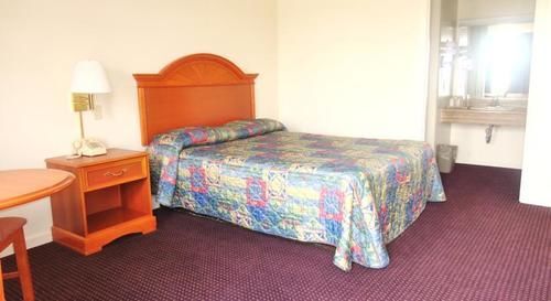 Budget Inn Daleville Bagian luar foto