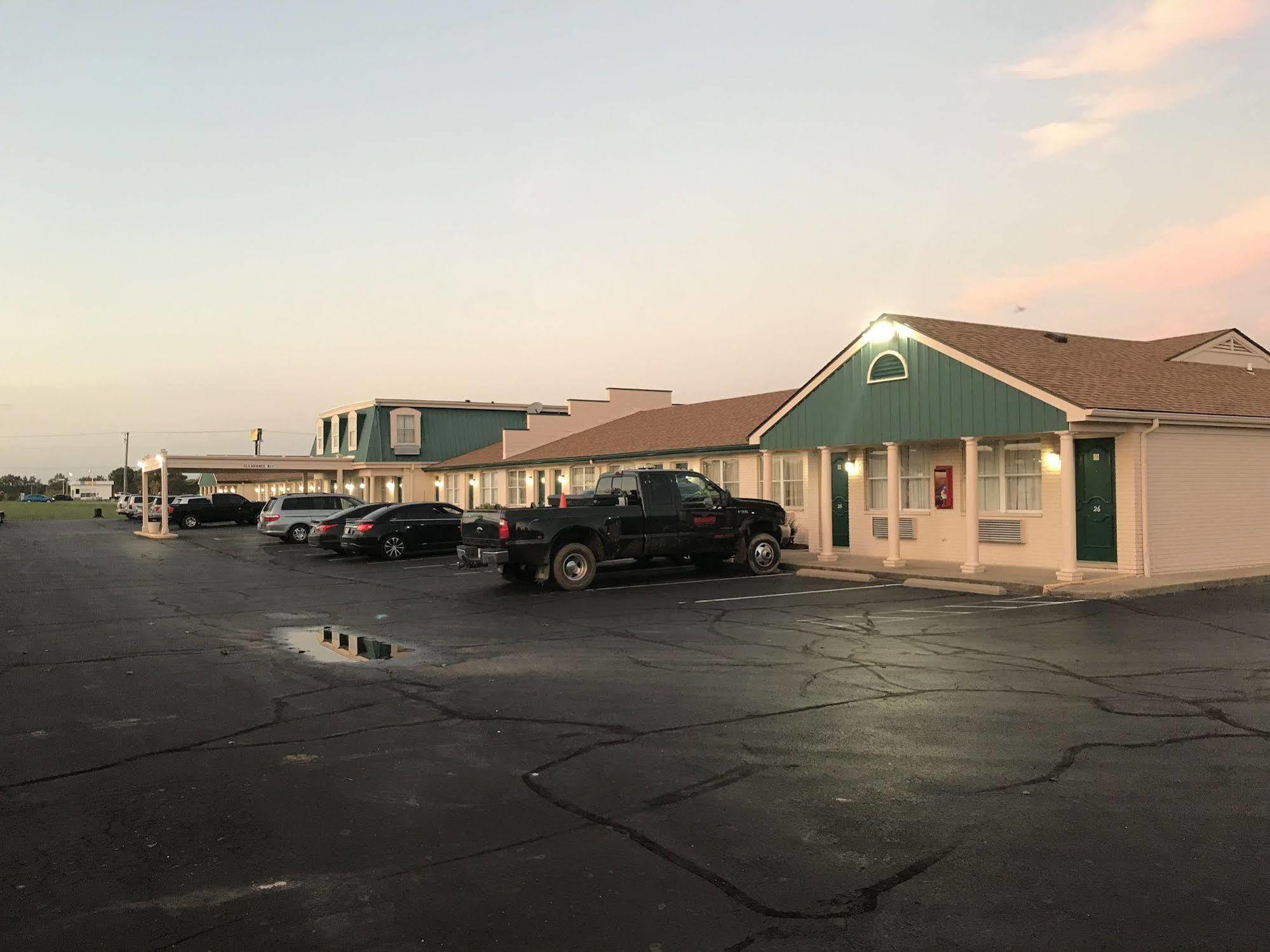 Budget Inn Daleville Bagian luar foto