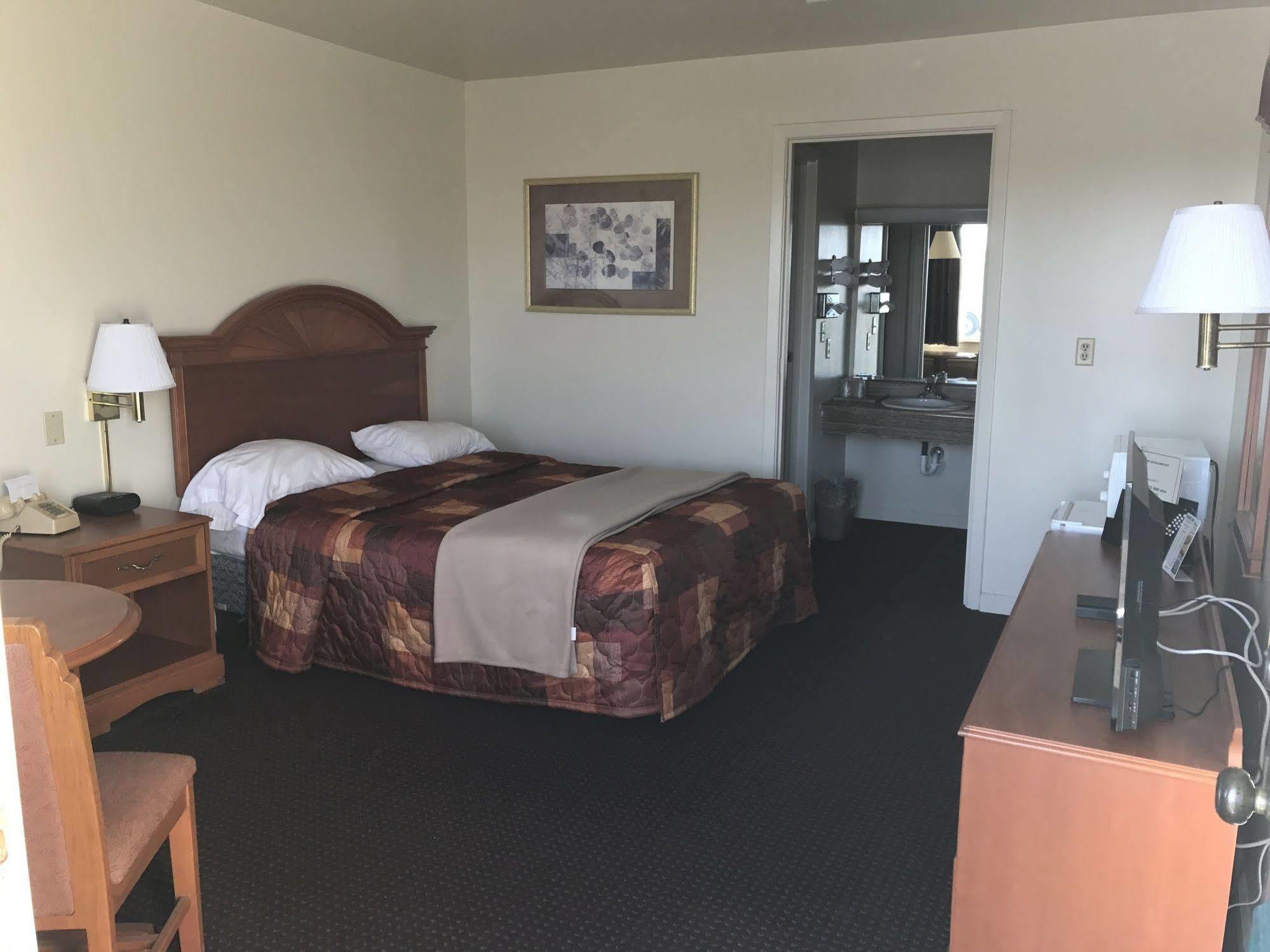 Budget Inn Daleville Bagian luar foto
