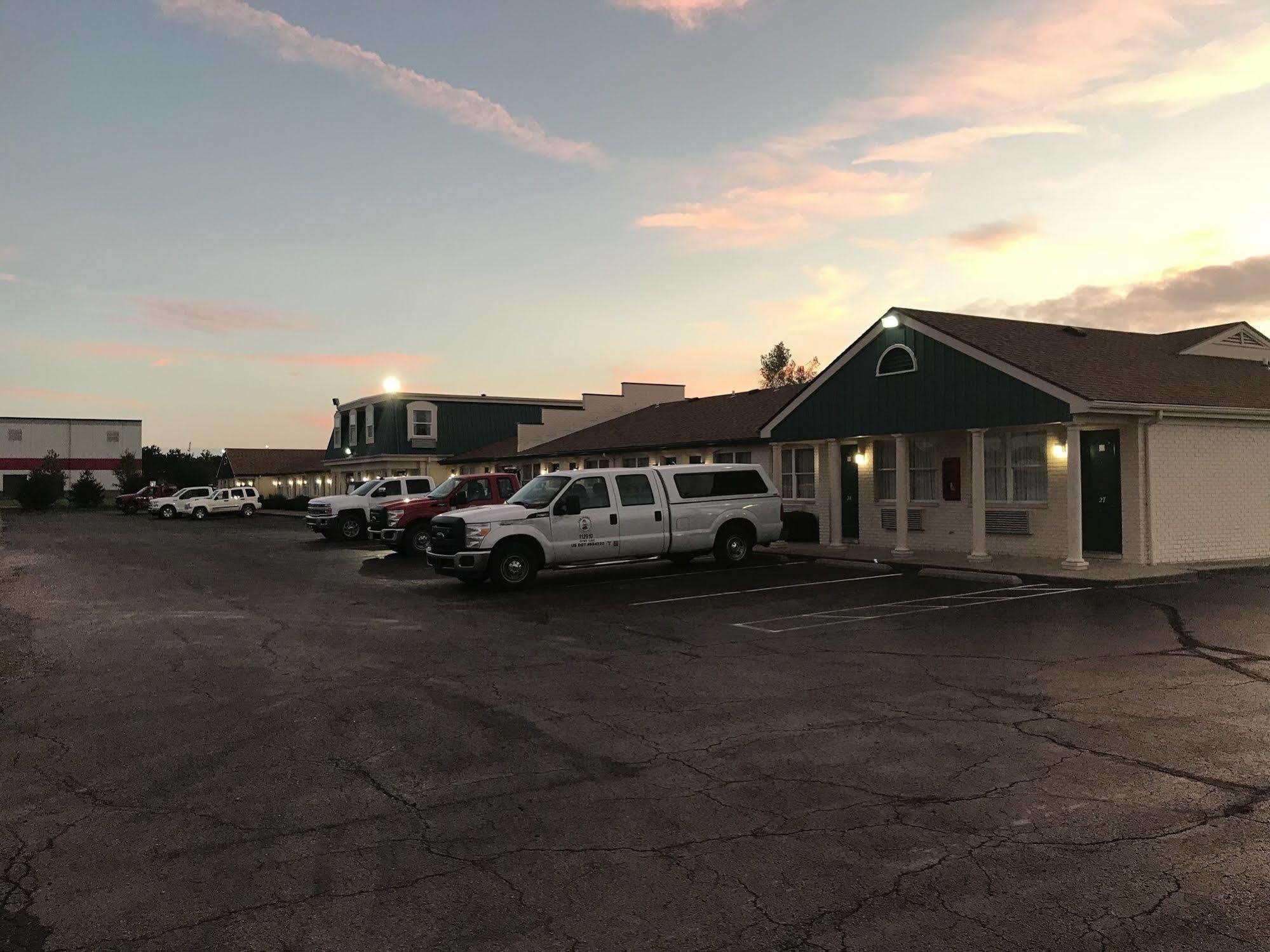 Budget Inn Daleville Bagian luar foto